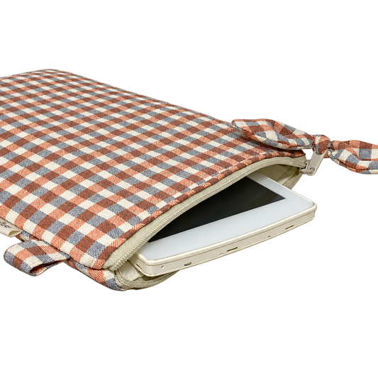 Funda y tableta sin fondo